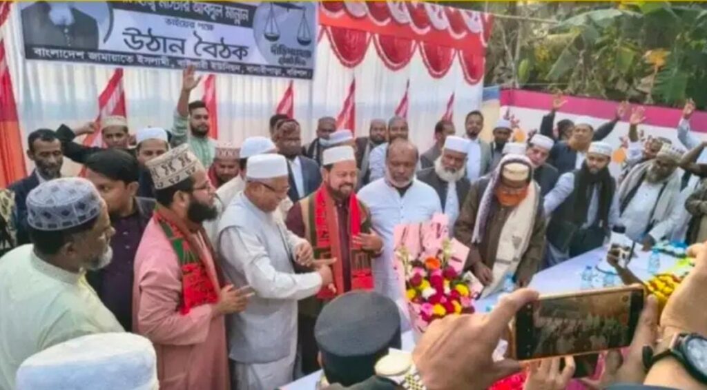 ৩০০ নেতাকর্মীসহ বিএনপি ছেড়ে জামায়াতে যোগ দিলেন মাহাবুব মাস্টার