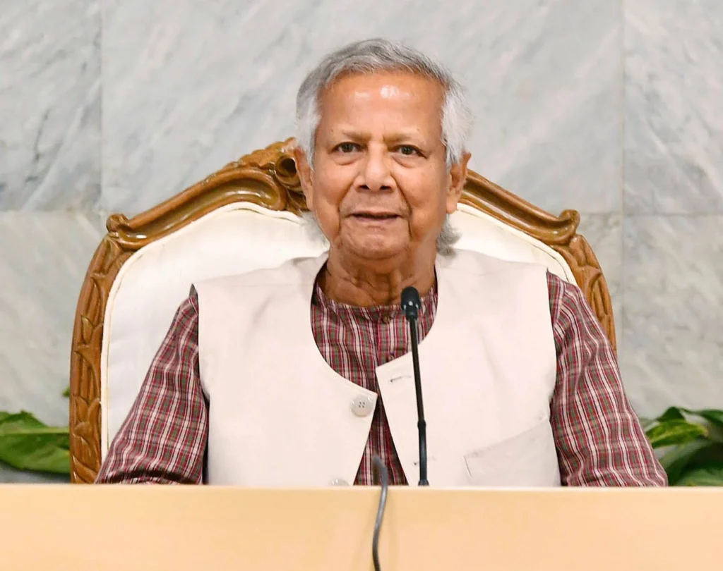 সরকারি কর্মকর্তাদের ৫ বছরের বেশি চাকরি করা উচিত না : প্রধান উপদেষ্টা
