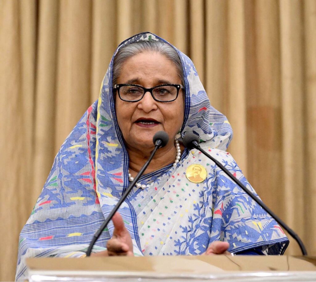 তৃণমূলকে মাঠে নামার নির্দেশ শেখ হাসিনার: ৩২ নম্বর ও দলীয় কার্যালয়ে ফেরার আহ্বান