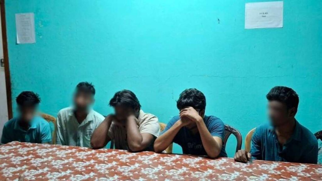হোস্টেলে সমকামিতা: দুই ছাত্রদল নেতাসহ ৪ জনের সিট বাতিল, খাটলেন জেল