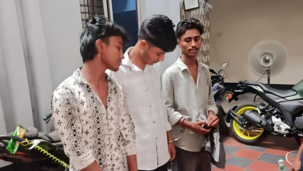 ১৭ বছরের দুই ছাত্রলীগ কর্মীকে ১৮ দেখিয়ে কারাগারে পাঠানোর অভিযোগ পুলিশের বিরুদ্ধে