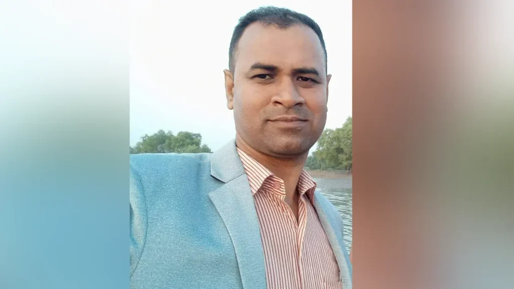 ঘরে ঢুকে ঔষধ ব্যবসায়ীকে কুপিয়ে হত্যা