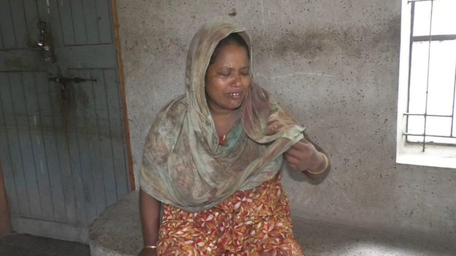 যুবলীগ নেতাকে পিটিয়ে হত্যা, স্ত্রীকে বেঁধে রাখা হলো খুঁটিতে