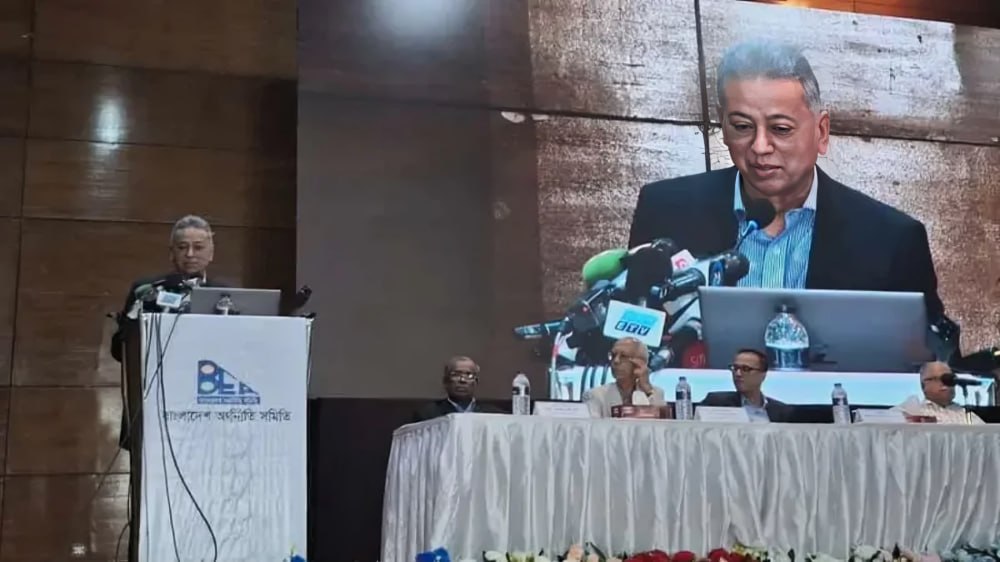 আওয়ামীলীগ সরকারের ১৩০০ উন্নয়ন প্রকল্প না পারছি গিলতে, না পারছি ফেলতে। এর মধ্যে অনেক প্রকল্পের ৫০-৬০% ইমপ্লিমেন্ট হয়ে আছে: অর্থমন্ত্রী আমীর খসরু