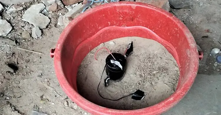 বরিশালে বোমা সদৃশ বস্তুর বিস্ফোরণে একই পরিবারের ৩ জন দগ্ধ: সারাদেশে একের পর এক বোমা উদ্ধারে দানা বাঁধছে আতঙ্ক