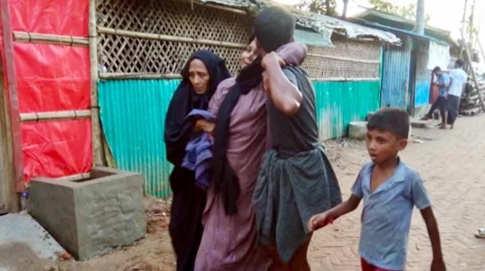 উখিয়ার রোহিঙ্গা ক্যাম্পে সশস্ত্র ৩ গোষ্ঠীর ত্রিমুখী সংঘাত: মা-ছেলে গুলিবিদ্ধ