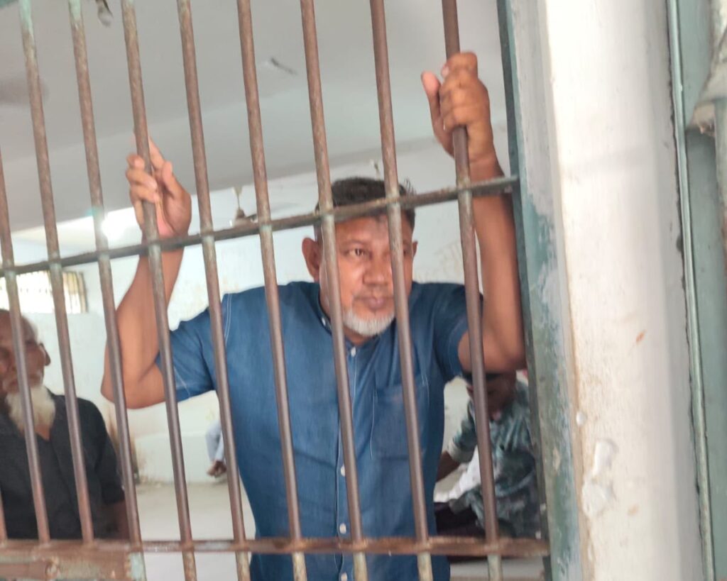 সৈয়দপুরে অসুস্থ মাকে দেখতে এসে গ্রেপ্তার যুবলীগ নেতা মোস্তফা ফিরোজ
