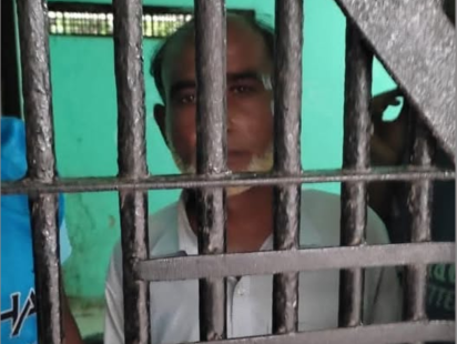 যুবলীগকর্মীকে ধরতে বাসায় অভিযান, না পেয়ে বাবাকে গ্রেপ্তার