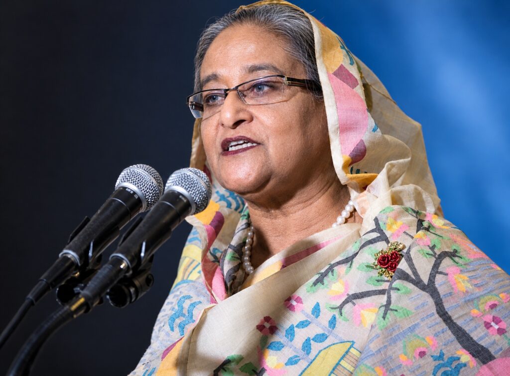 ‘আমি ভয় পাই না’ডিসেম্বরে বাংলাদেশে ফেরার অঙ্গীকার শেখ হাসিনার